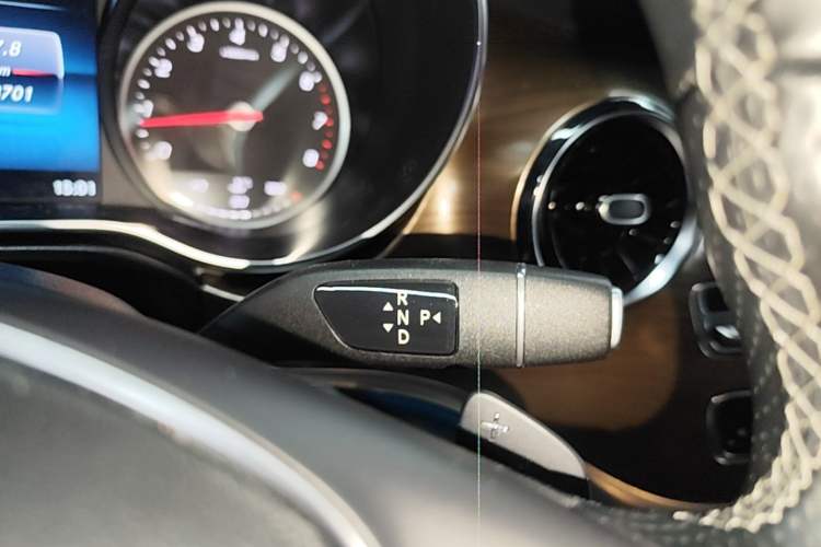 Used Mercedes-Benz V-Class 2021 V 260 L Long Wheelbase Prestige Edition Gear Lever
