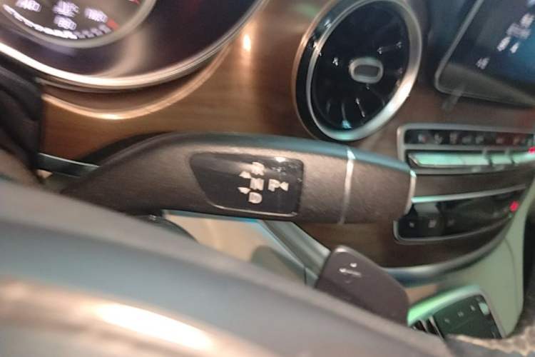 Used Mercedes-Benz V-Class 2021 V 260 L Long Wheelbase Prestige Edition Gear Lever
