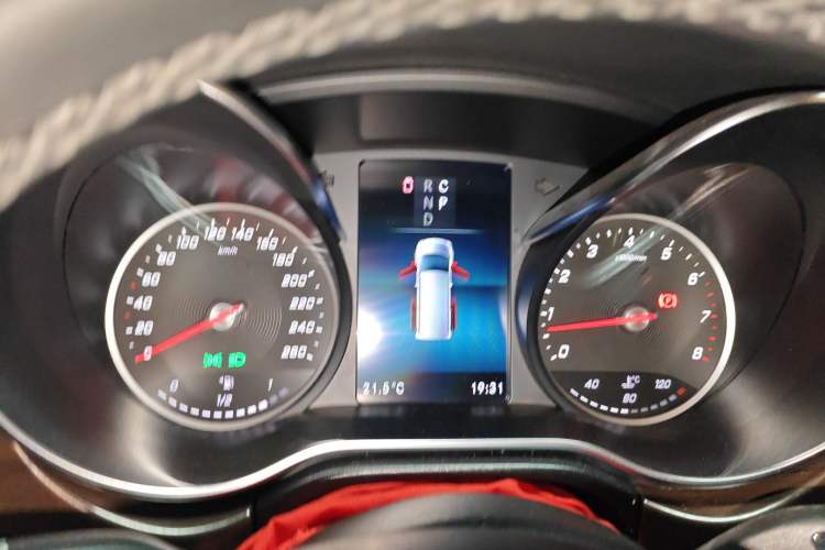Used Mercedes-Benz V-Class 2021 V 260 Avantgarde Edition Instrument Cluster