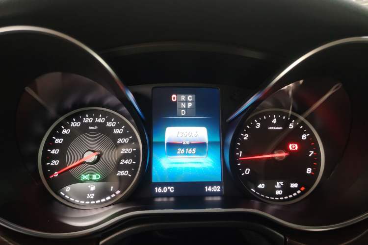Used Mercedes-Benz V-Class 2021 V 260 Avantgarde Edition Instrument Cluster