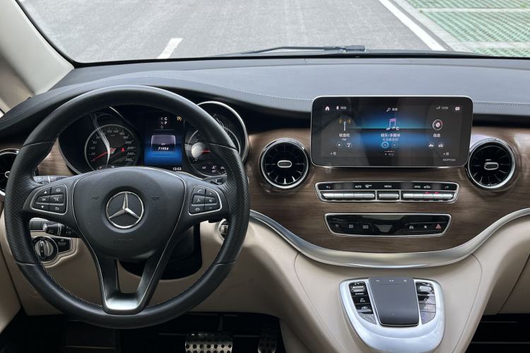 Used Mercedes-Benz V-Class 2021 V 260 L Long Wheelbase Prestige Edition Interior 5