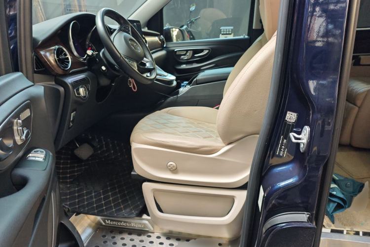 Used Mercedes-Benz V-Class 2021 V 260 Avantgarde Edition Left Front Seat