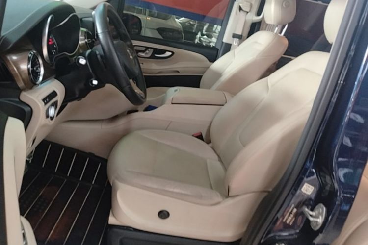 Used Mercedes-Benz V-Class 2021 V 260 L Long Wheelbase Prestige Edition Left Front Seat