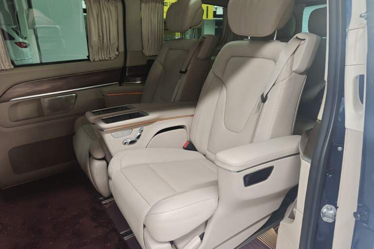 Used Mercedes-Benz V-Class 2021 V 260 L Long Wheelbase Prestige Edition Left Rear Seat