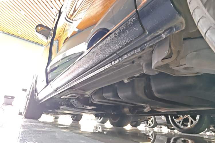 Used Mercedes-Benz V-Class 2021 V 260 Avantgarde Edition Left Side Sill