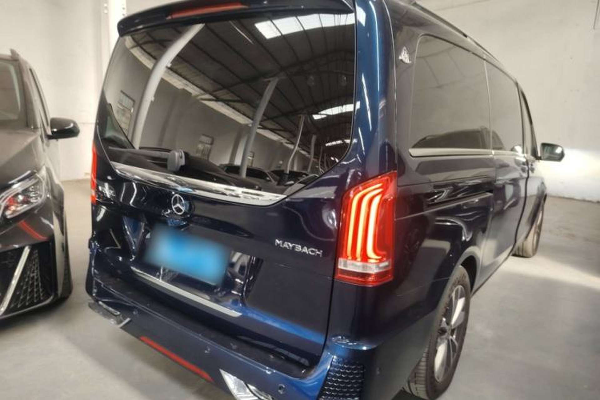Used Mercedes-Benz V-Class 2021 V 260 Avantgarde Edition Rear Right 45 Deg