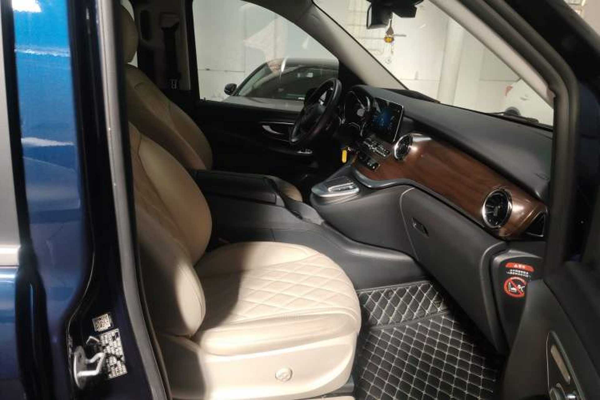 Used Mercedes-Benz V-Class 2021 V 260 Avantgarde Edition Right Front Seat