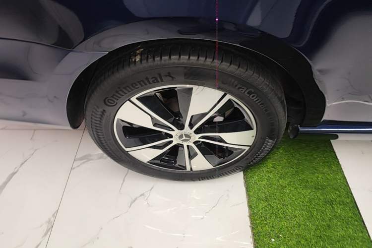 Used Mercedes-Benz V-Class 2021 V 260 L Long Wheelbase Prestige Edition Right Rear Wheel Hub