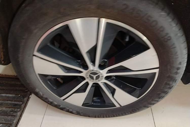 Used Mercedes-Benz V-Class 2021 V 260 L Long Wheelbase Prestige Edition Right Rear Wheel Hub