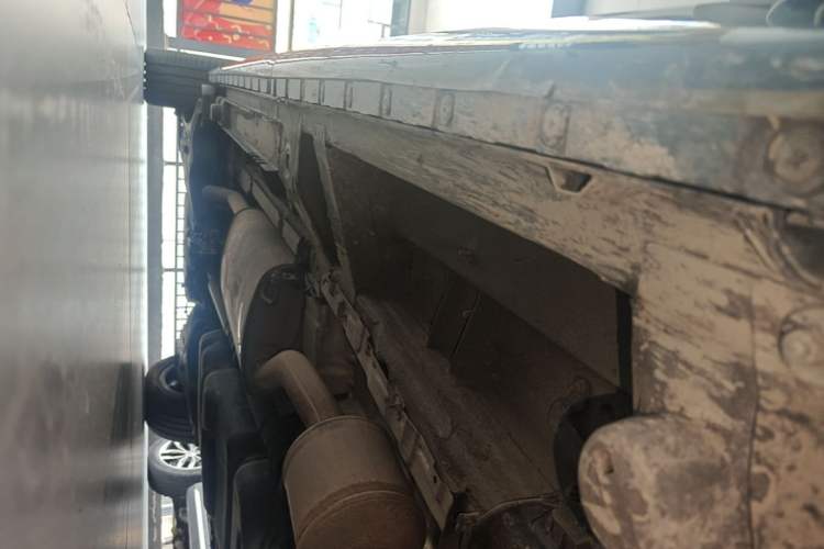 Used Mercedes-Benz V-Class 2021 V 260 L Long Wheelbase Prestige Edition Right Side Sill