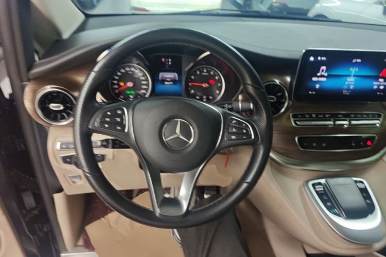 Used Mercedes-Benz V-Class 2021 V 260 L Long Wheelbase Prestige Edition Steering Wheel