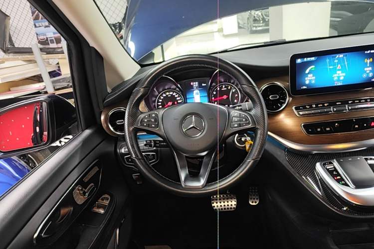 Used Mercedes-Benz V-Class 2021 V 260 L Long Wheelbase Prestige Edition Steering Wheel
