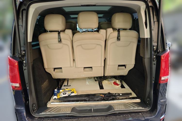 Used Mercedes-Benz V-Class 2021 V 260 Avantgarde Edition Trunk