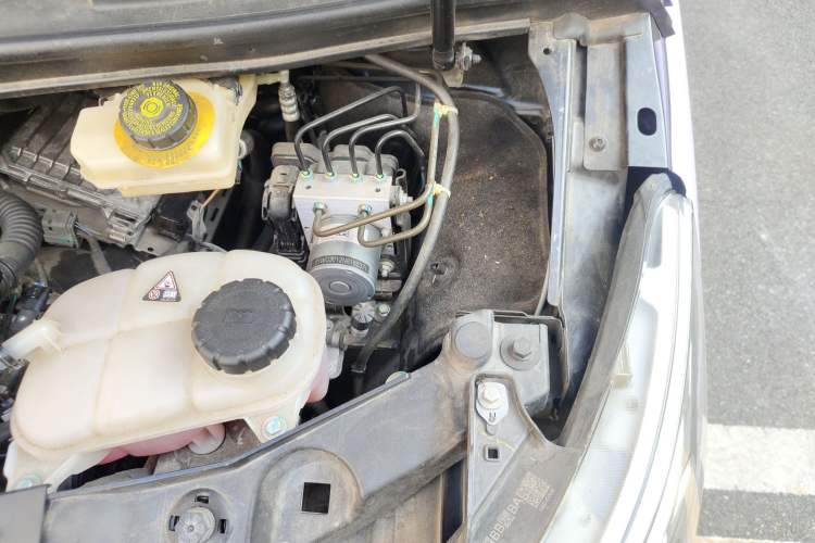 Used Mercedes-Benz V-Class 2021 V 260 L Long Wheelbase Prestige Edition Engine Bay Left