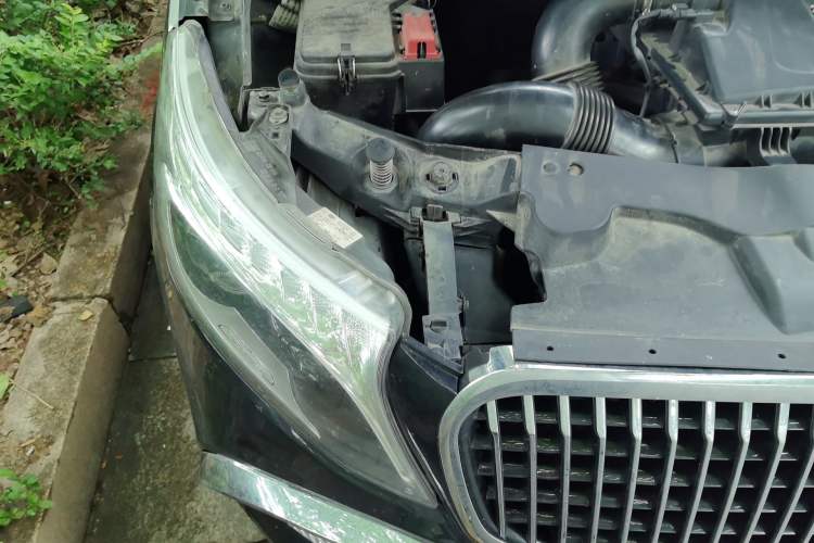 Used Mercedes-Benz V-Class 2021 V 260 L Long Wheelbase Prestige Edition Engine Bay Right
