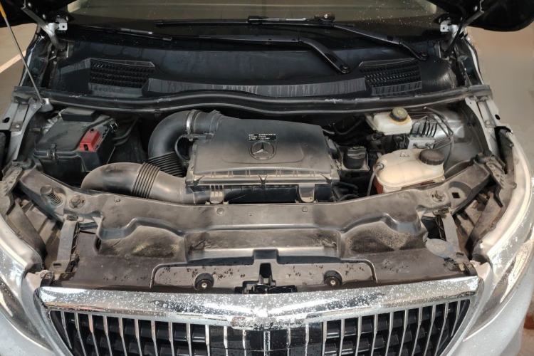 Used Mercedes-Benz V-Class  Engine Bay