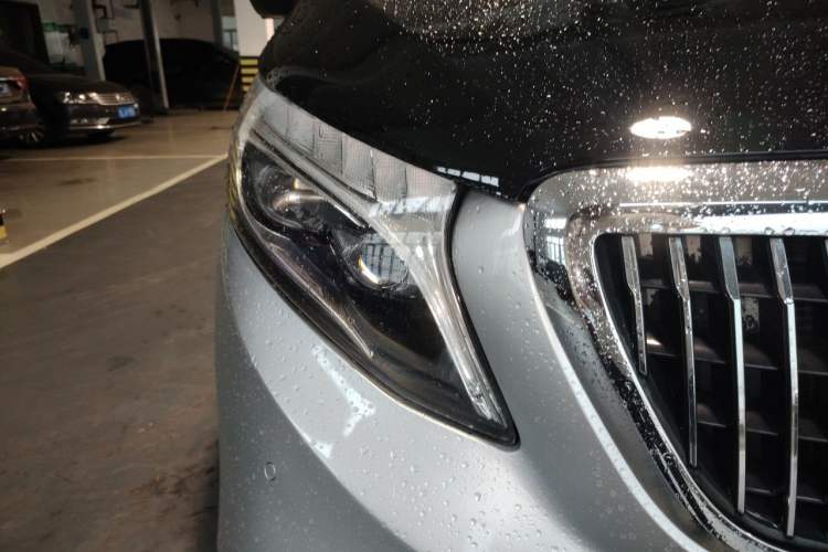 Used Mercedes-Benz V-Class  Right Front Headlight