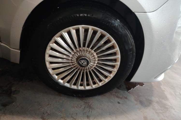 Used Mercedes-Benz V-Class  Right Front Wheel Hub