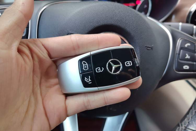 Used Mercedes-Benz V-Class 2021 V 260 L Long Wheelbase Prestige Edition Vehicle Key