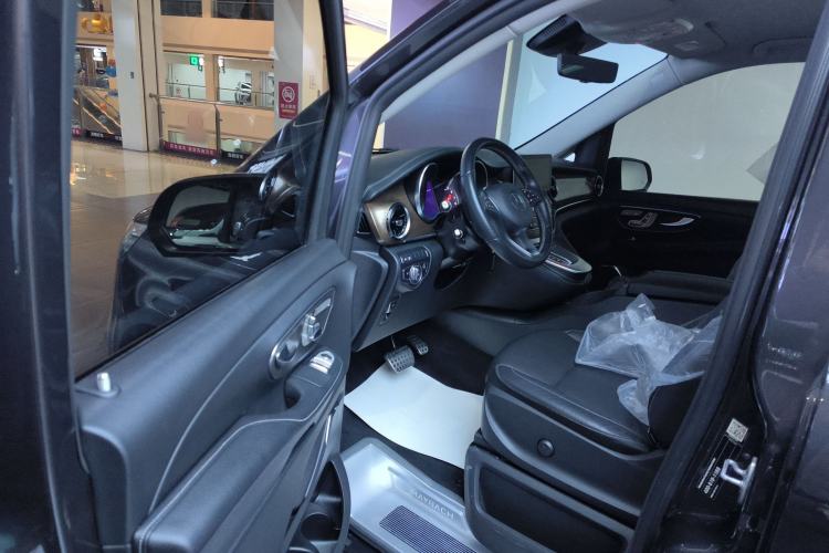 Used Mercedes-Benz V-Class 2021 V 260 L Long Wheelbase Prestige Edition Driver Seat