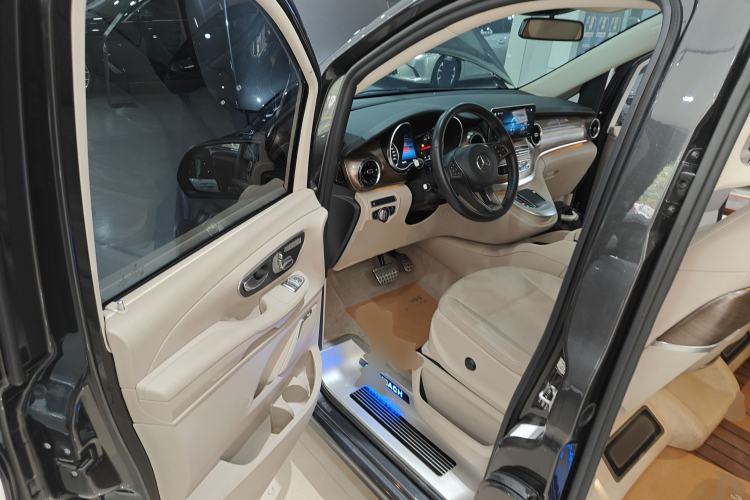 Used Mercedes-Benz V-Class 2021 V 260 Prestige Edition Driver Seat