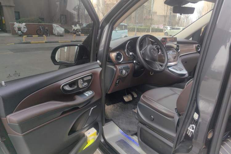 Used Mercedes-Benz V-Class 2021 V 260 L Long-wheelbase Luxury Edition Driver Seat