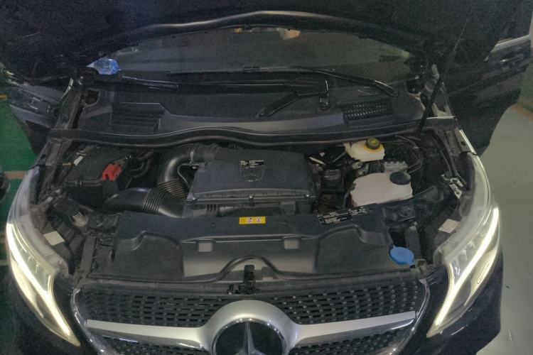 Used Mercedes-Benz V-Class 2021 V 260 L Long-wheelbase Luxury Edition Engine Bay