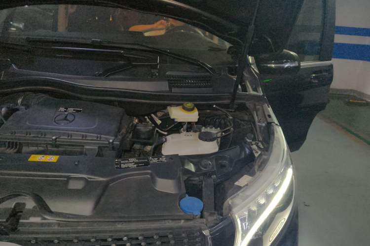 Used Mercedes-Benz V-Class 2021 V 260 L Long-wheelbase Luxury Edition Engine Bay Left