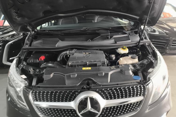 Used Mercedes-Benz V-Class 2021 V 260 L Long-wheelbase Luxury Edition Engine Bay