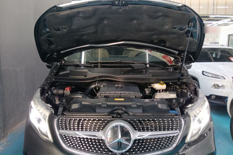 Used Mercedes-Benz V-Class 2021 V 260 L Long-wheelbase Luxury Edition Engine Bay