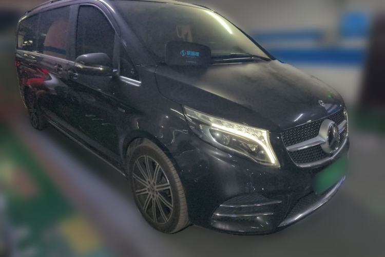 Used Mercedes-Benz V-Class 2021 V 260 L Long-wheelbase Luxury Edition Front Right 45 Deg
