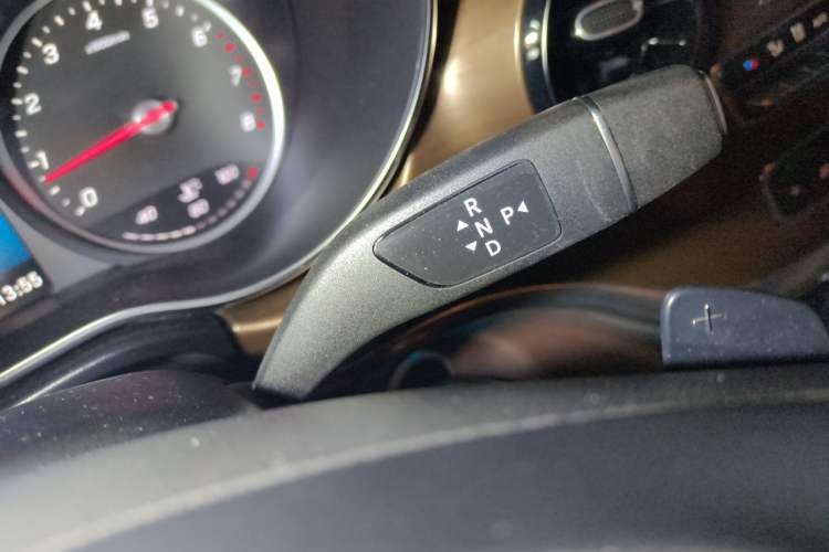 Used Mercedes-Benz V-Class 2021 V 260 L Long-wheelbase Luxury Edition Gear Lever