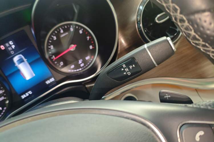 Used Mercedes-Benz V-Class 2021 V 260 Prestige Edition Gear Lever