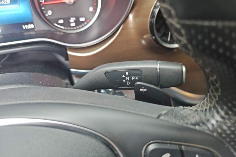 Used Mercedes-Benz V-Class 2021 V 260 L Long-wheelbase Luxury Edition Gear Lever