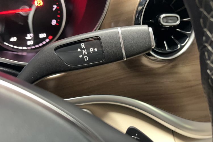 Used Mercedes-Benz V-Class 2021 V 260 L Long-wheelbase Luxury Edition Gear Lever