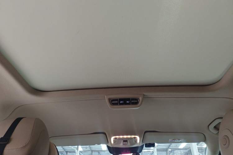 Used Mercedes-Benz V-Class 2021 V 260 Prestige Edition Headliner