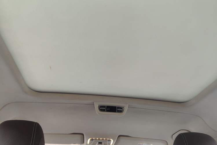 Used Mercedes-Benz V-Class 2021 V 260 L Long-wheelbase Luxury Edition Headliner