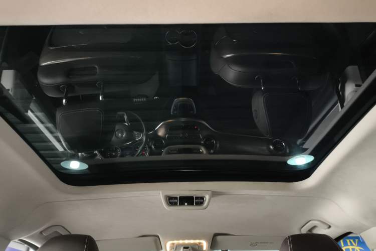 Used Mercedes-Benz V-Class 2021 V 260 L Long-wheelbase Luxury Edition Headliner