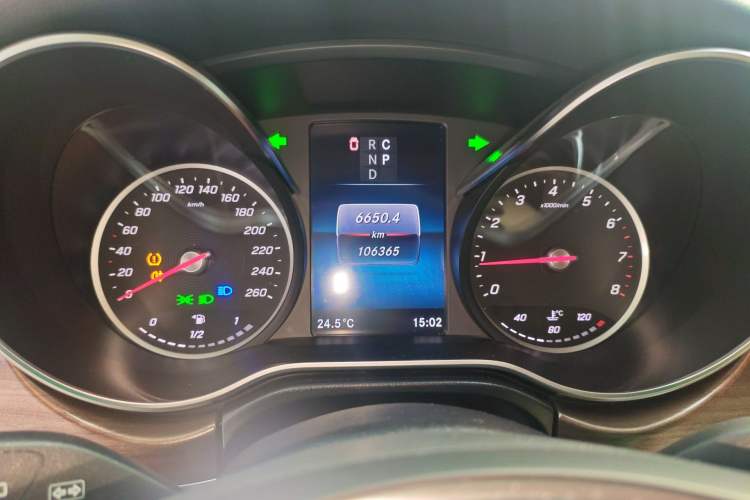 Used Mercedes-Benz V-Class 2021 V 260 Prestige Edition Instrument Cluster