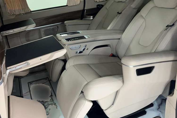 Used Mercedes-Benz V-Class 2021 V 260 L Long-wheelbase Luxury Edition Interior 1