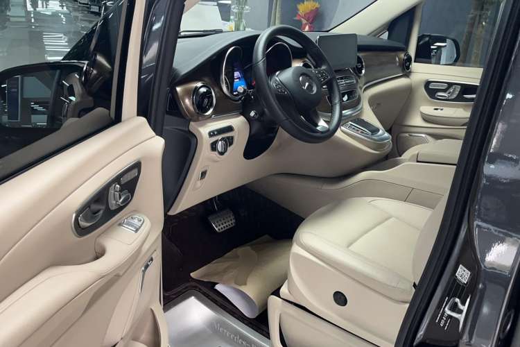 Used Mercedes-Benz V-Class 2021 V 260 L Long-wheelbase Luxury Edition Interior 2