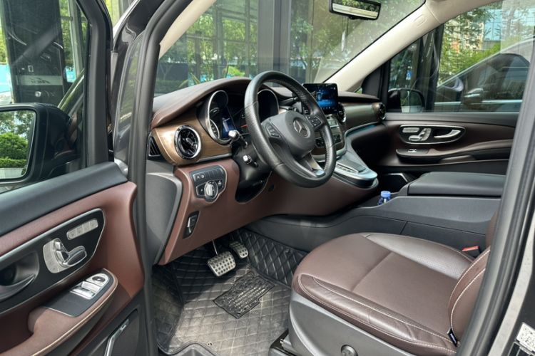 Used Mercedes-Benz V-Class 2021 V 260 L Long-wheelbase Luxury Edition Interior 4