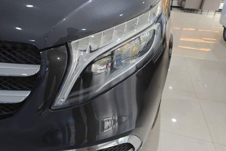 Used Mercedes-Benz V-Class 2021 V 260 Prestige Edition Left Front Headlight