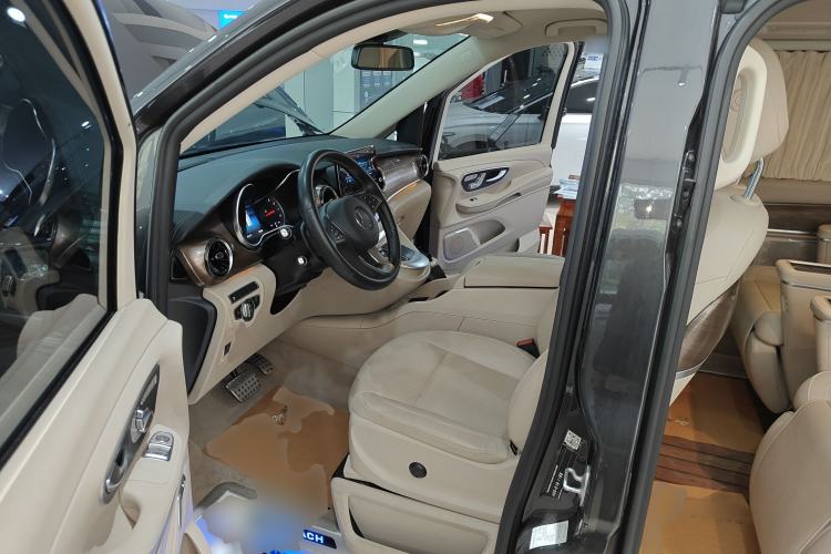 Used Mercedes-Benz V-Class 2021 V 260 Prestige Edition Left Front Seat