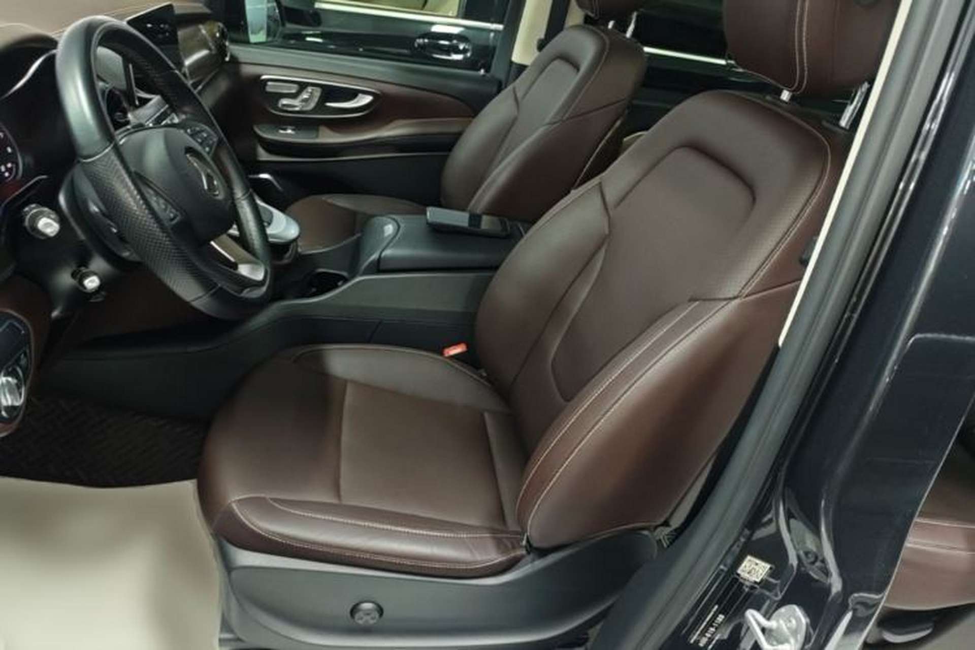 Used Mercedes-Benz V-Class 2021 V 260 L Long-wheelbase Luxury Edition Left Front Seat