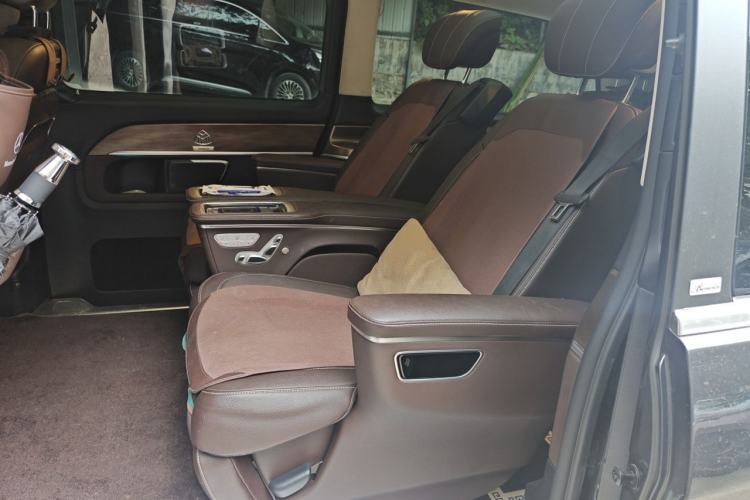 Used Mercedes-Benz V-Class 2021 V 260 L Long-wheelbase Luxury Edition Left Rear Seat