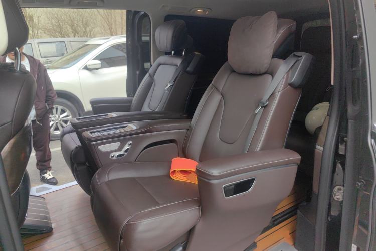 Used Mercedes-Benz V-Class 2021 V 260 L Long-wheelbase Luxury Edition Left Rear Seat