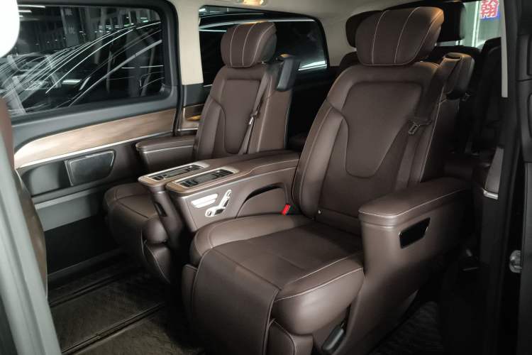 Used Mercedes-Benz V-Class 2021 V 260 L Long-wheelbase Luxury Edition Left Rear Seat