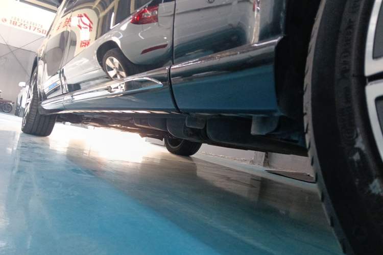 Used Mercedes-Benz V-Class 2021 V 260 L Long-wheelbase Luxury Edition Left Side Sill