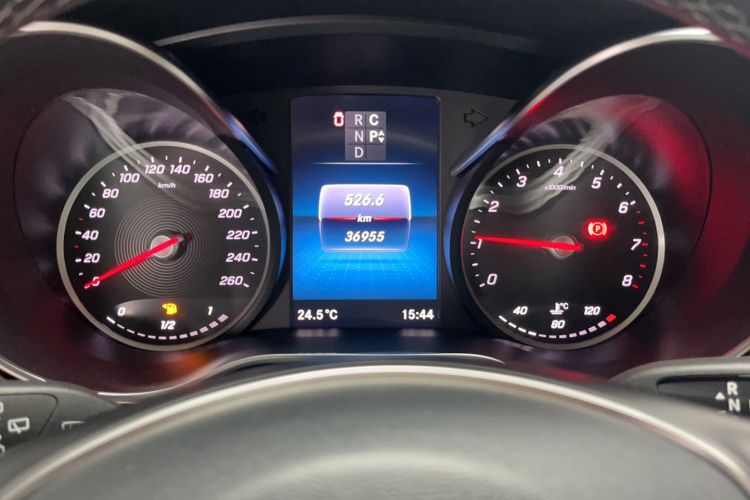 Used Mercedes-Benz V-Class 2021 V 260 L Long-wheelbase Luxury Edition Odometer Close Up